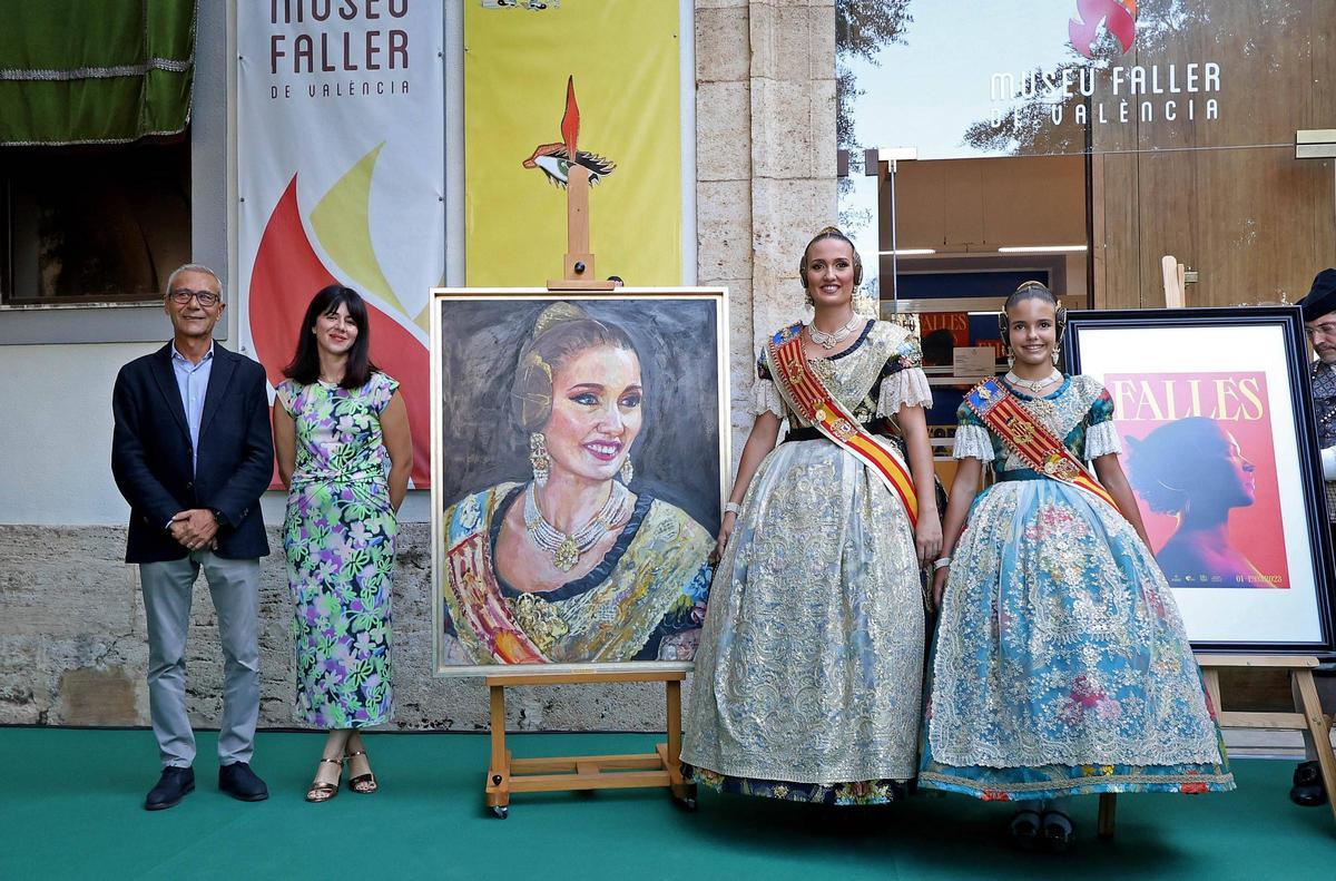 Los detalles y lo que el ojo no ve del retrato de la fallera mayor de ...