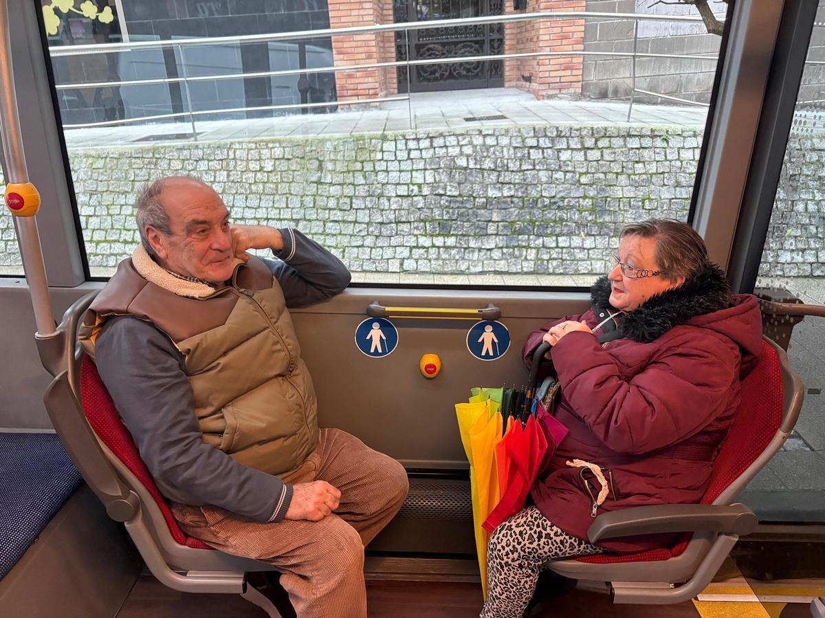 Nicolás Barrio e Hilda Vázquez, en el HUSA Express