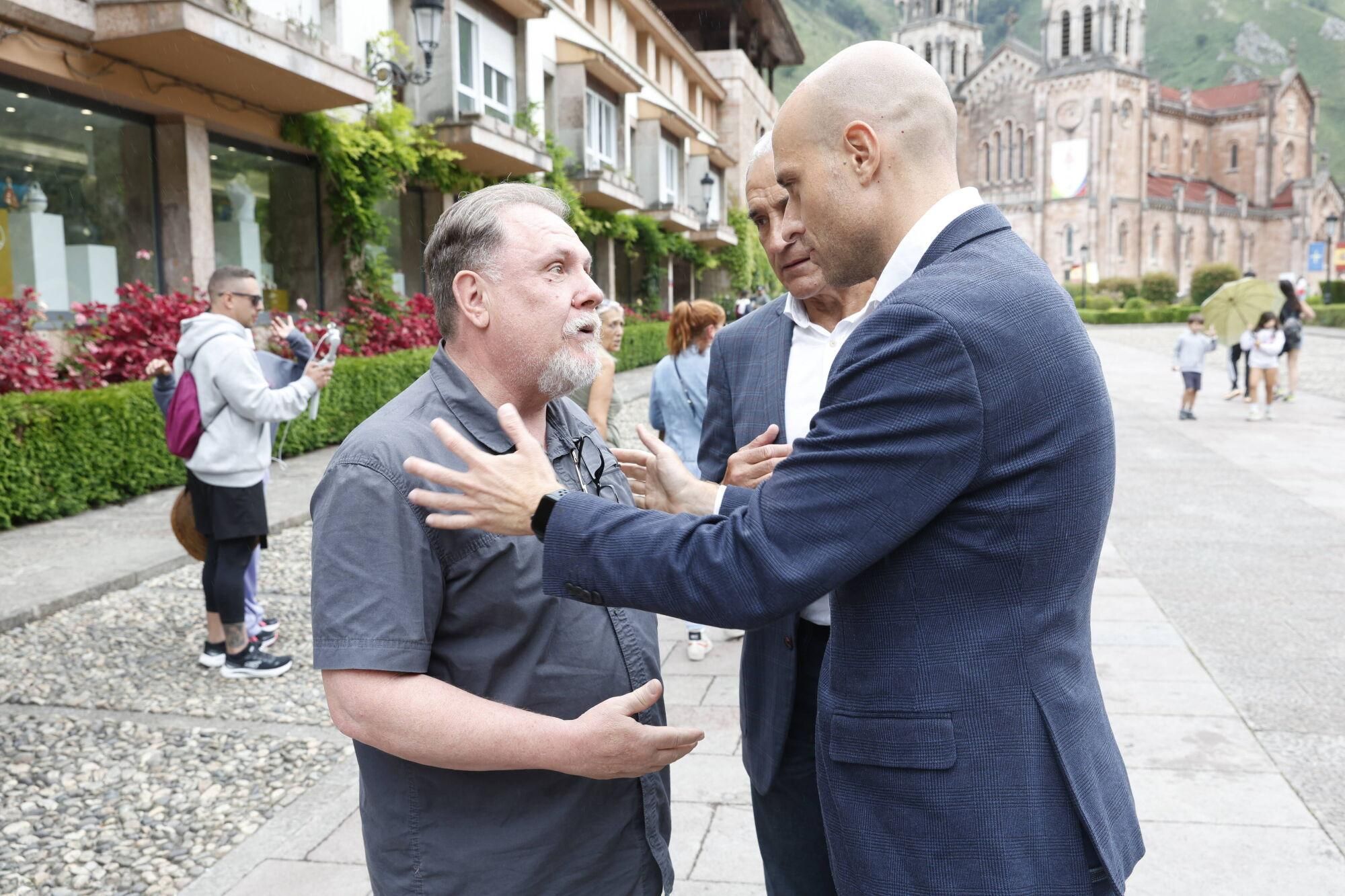 EN IMÁGENES: Visita del Sporting a La Santina en Covadonga