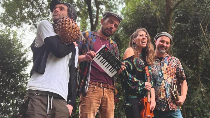 La cantante ferrolana Lidia Incia, que actúa en Redondela.