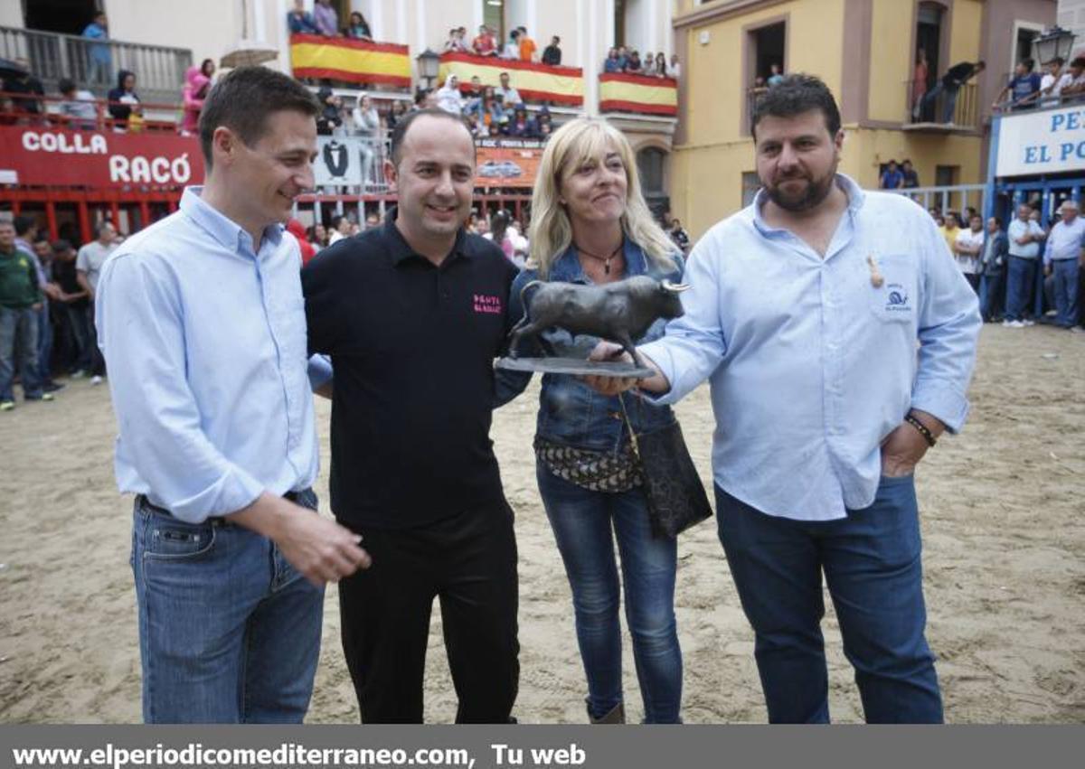 GALERÍA DE FOTOS -- Almassora late con toros bravos pese a la lluvia