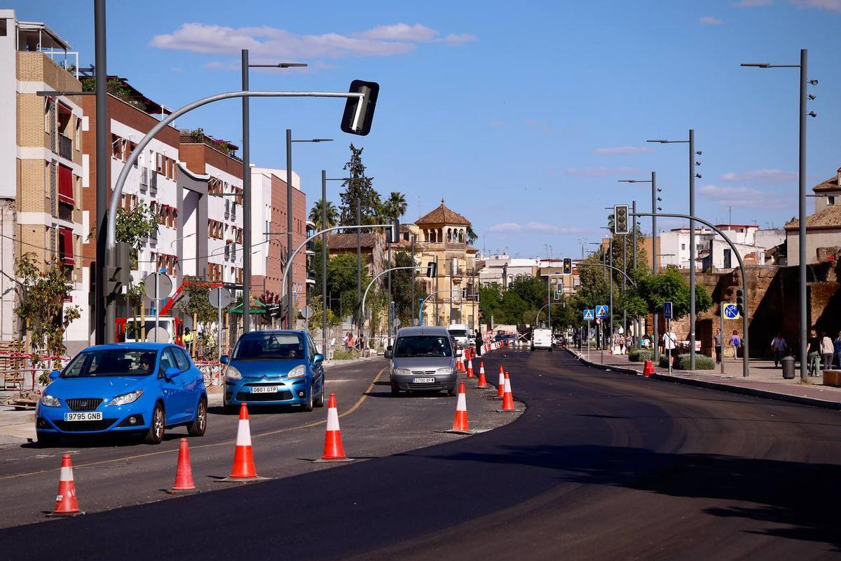 Carriles de la ronda del Marrubial, ya asfaltados.