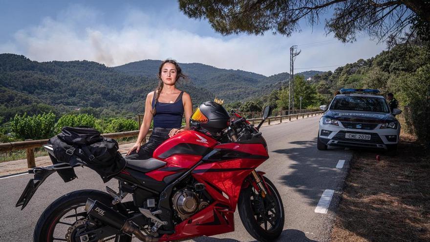 “Tengo mi vida ahí arriba”: los vecinos afectados por el incendio de Sentmenat esperan poder volver a casa