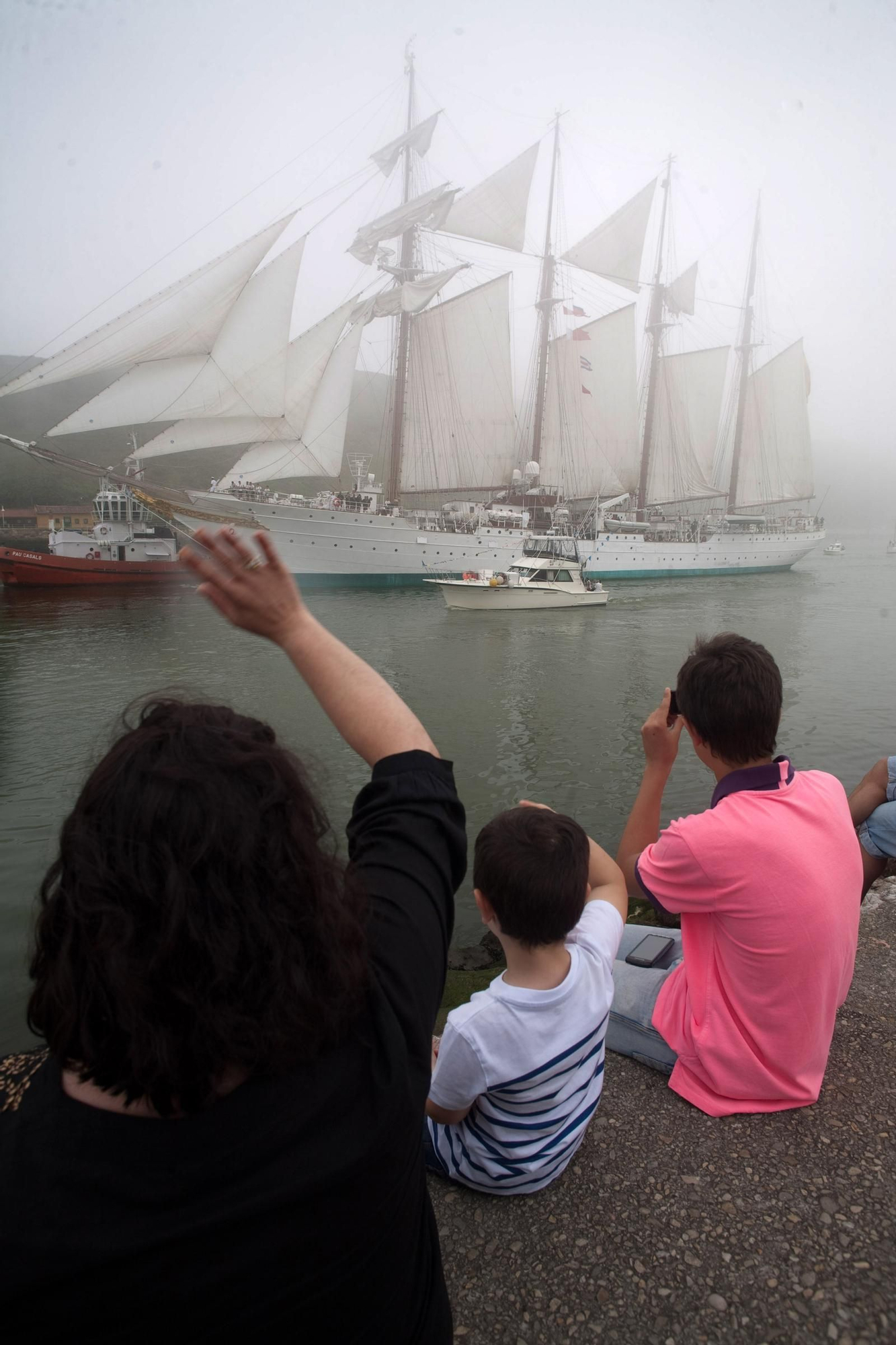En imágenes: Así fue la última visita del Juan Sebastián Elcano a Asturias, en 2013 y a Avilés
