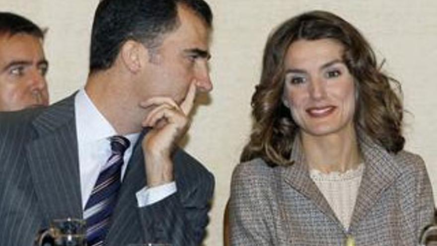 Doña Letizia recibe el título de &quot;Hija Adoptiva&quot; de Ribadesella