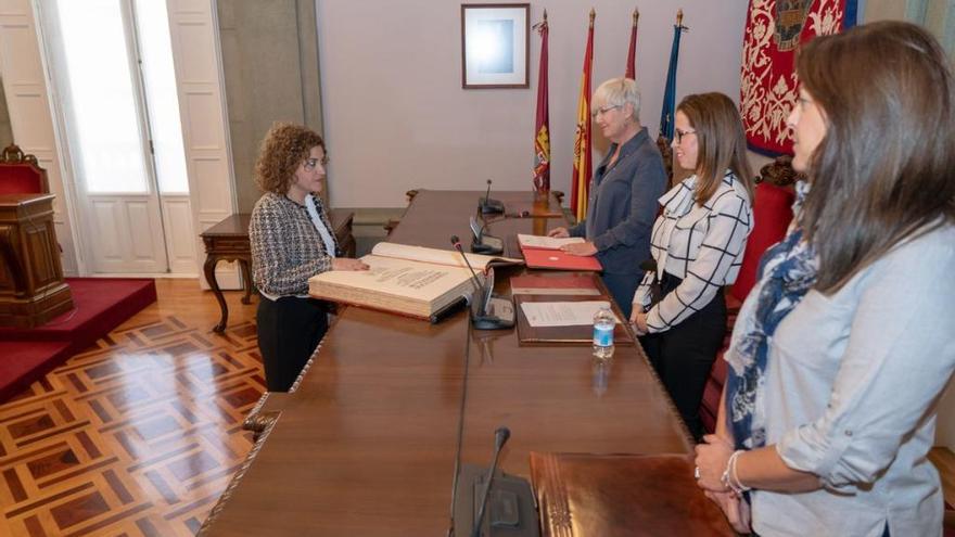 Eva escudero toma posesión de su cargo