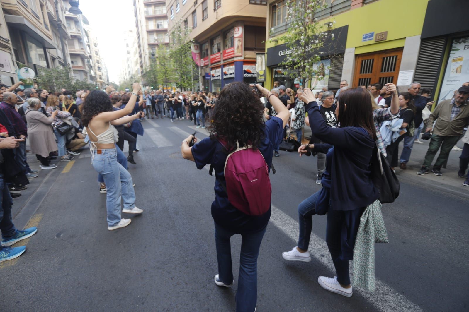 Manifestación en València para conmemorar la diada del 25 de abril