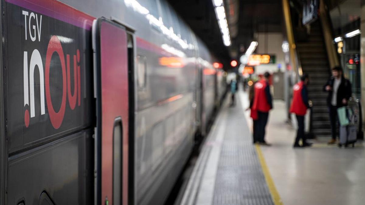 TGV Inoui que cubre el trayecto entre Barcelona y París.