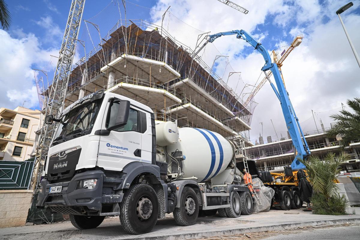 Obras de viviendas en construcción en Elche.