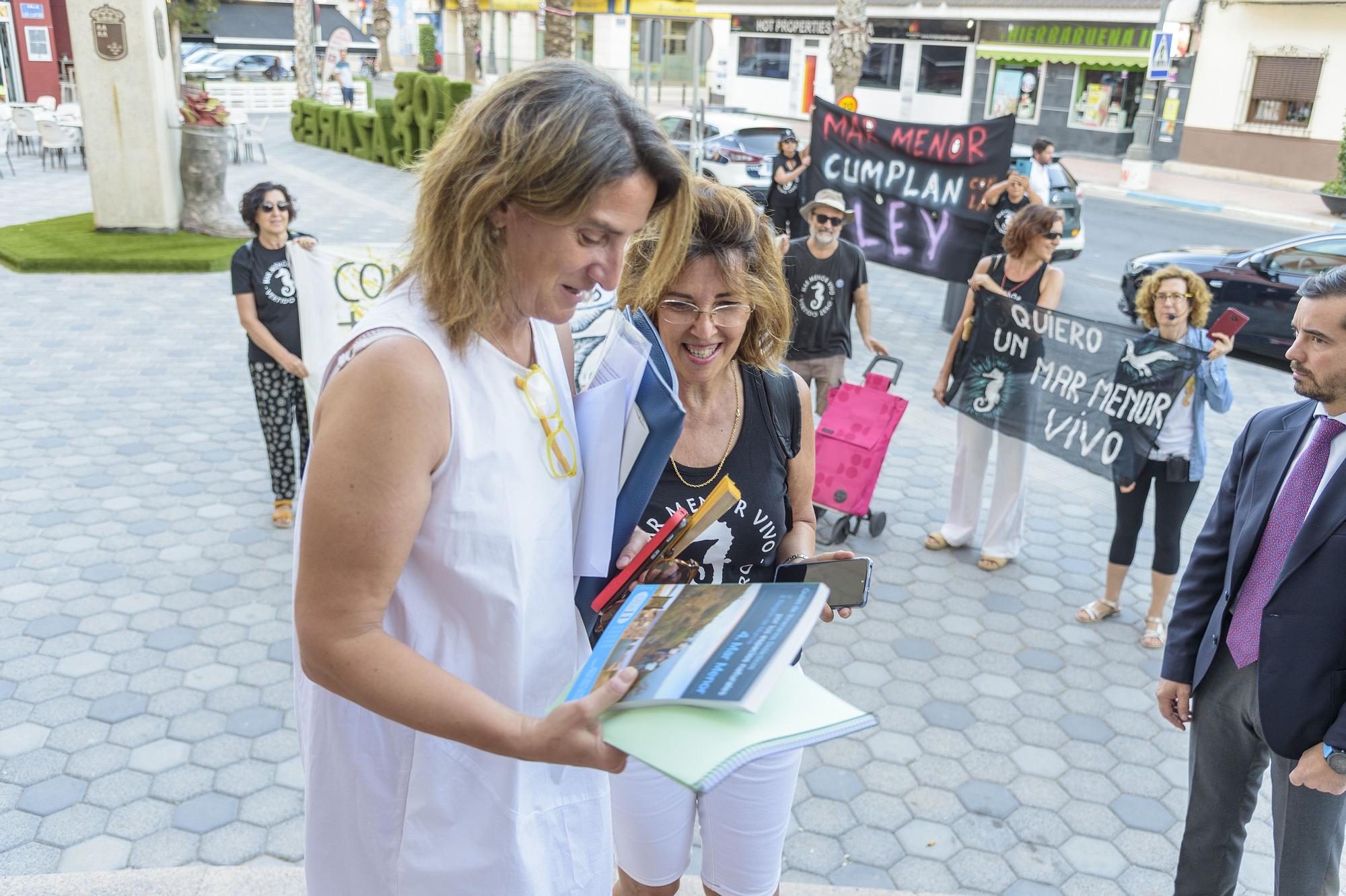 Visita de la ministra Teresa Ribera al Ayuntamiento de Los Alcázares