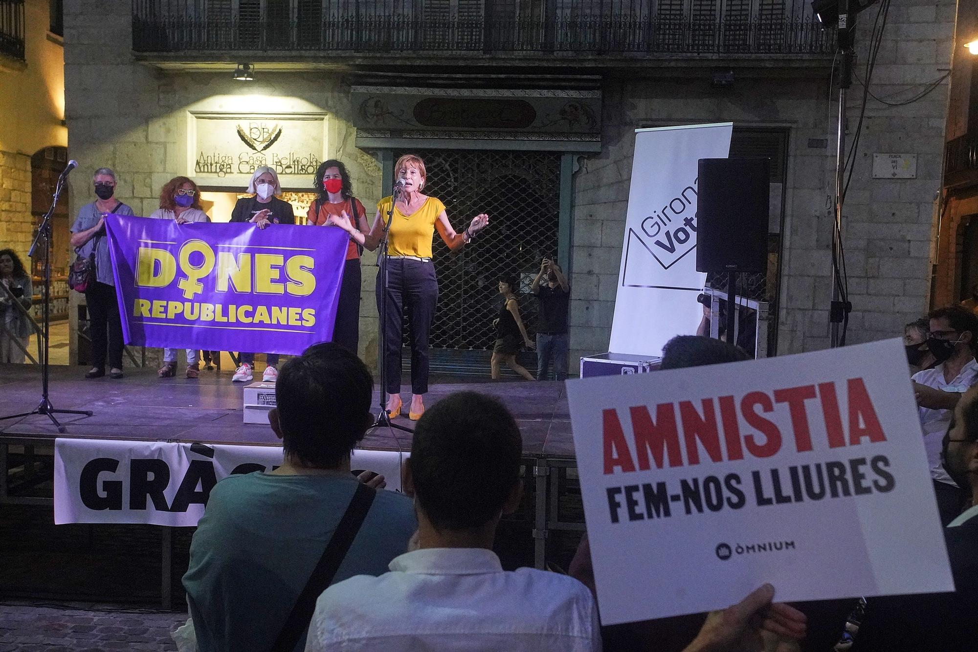 Carme Forcadell, a la plaça del Vi