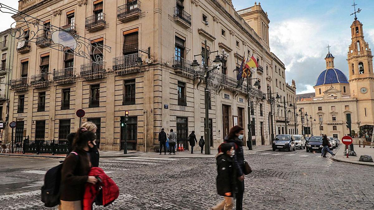 Exterior del Ayuntamiento de Alcoy, cuya corporación aprobó el plan casi por unanimidad.