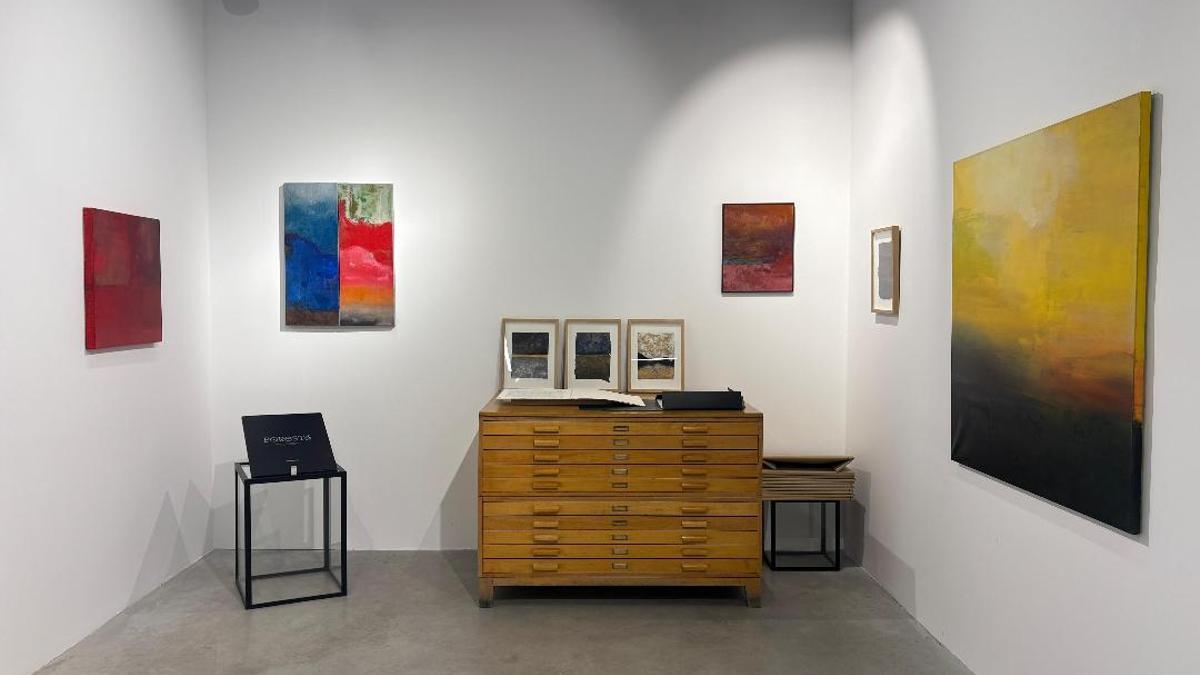 Vista de la galería leonesa donde se puede adquirir la carpeta.