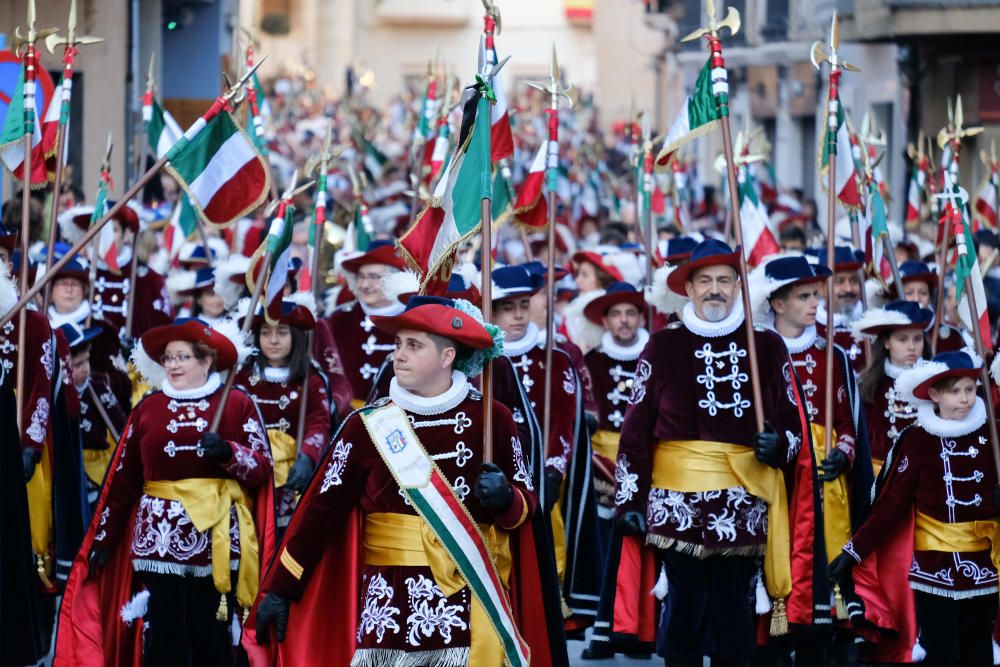 La Entrada y la Retreta abren los Moros y Cristianos de Sax