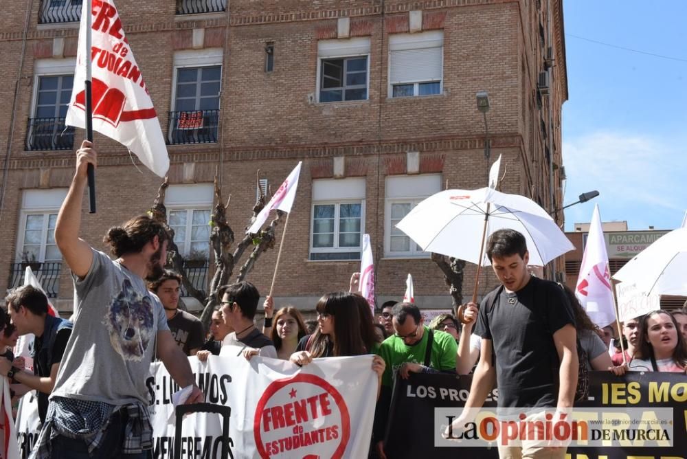 Protestas por Educación por las calles de Murcia