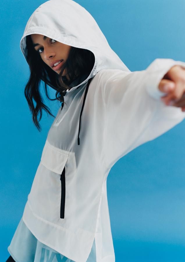 Ivy Park SS 2017: sudadera blanca
