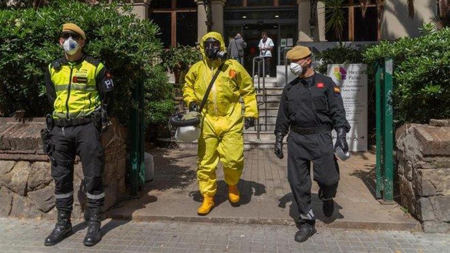 Naturgy regala a sanitarios, agentes policiales, militares de la UME y bomberos un año de reparaciones eléctricas y de gas gratis