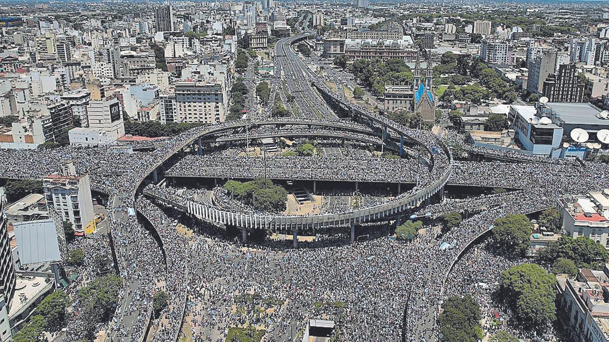 Hinchas de Argentina celebran victoria en Qatar 2022