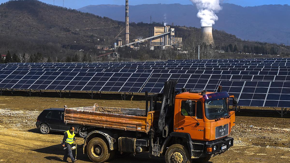 Una planta de energía fotovoltaica en la república de Macedonia del Norte.