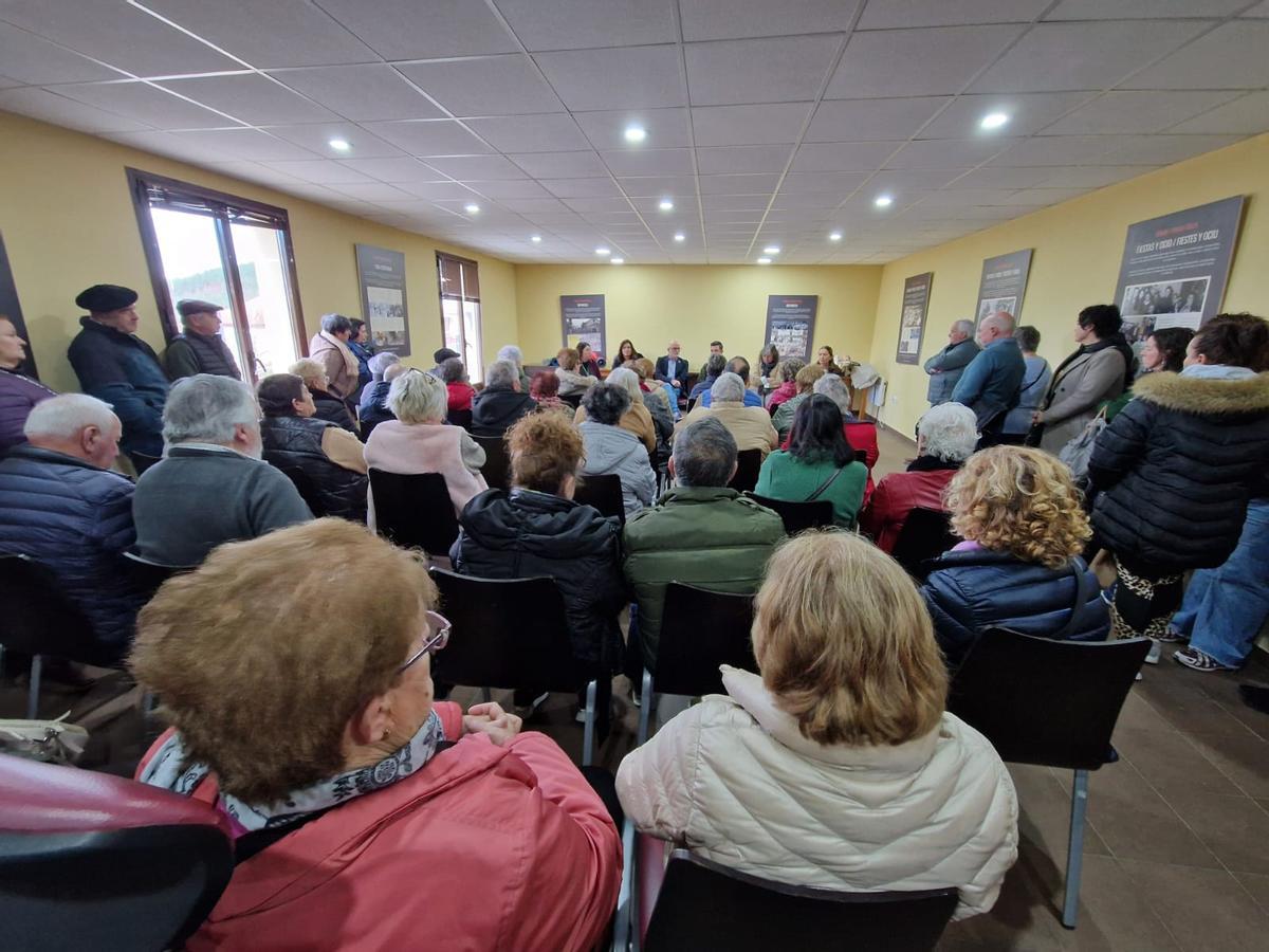 Público asistente a la reunión.