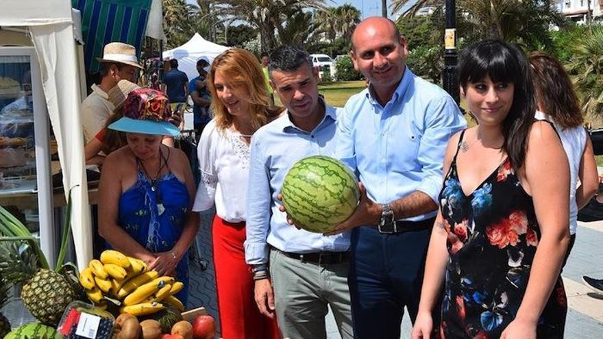 Conejo, junto al alcalde de Marbella, este sábado en la feria Arte Sano.