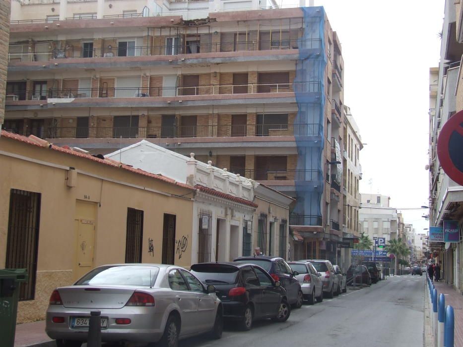 El Ayuntamiento de Torrevieja ha anunciado la adjudicación del derribo del edificio La Ballena más de diez años después de que se ordenara su desalojo por peligro de ruina