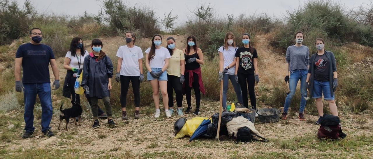 Participantes en la limpieza