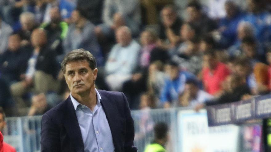 El entrenador malaguista, Míchel González, durante el partido