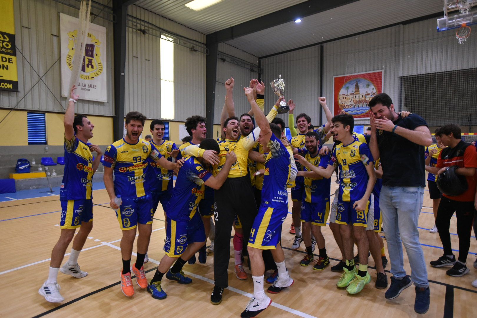 La Salle asciende como campeón a la Primera Nacional de balonmano