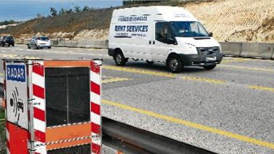 Els cinc radars instal·lats en un tram de tres quilòmetres obliguen els conductors a no superar els 60 km/h.