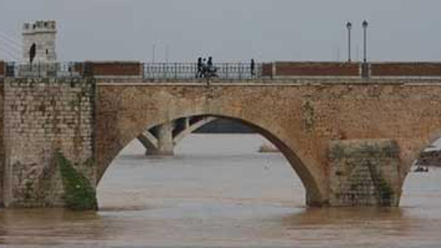 El Guadiana alcanza el mayor caudal a su paso por Badajoz en lo que va de invierno