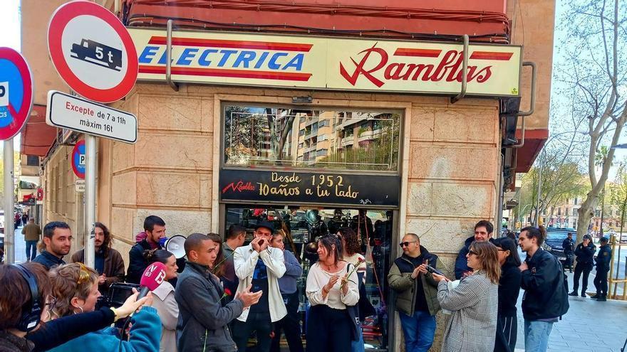 Condenados diez activistas a una multa por intentar parar un desahucio en Palma