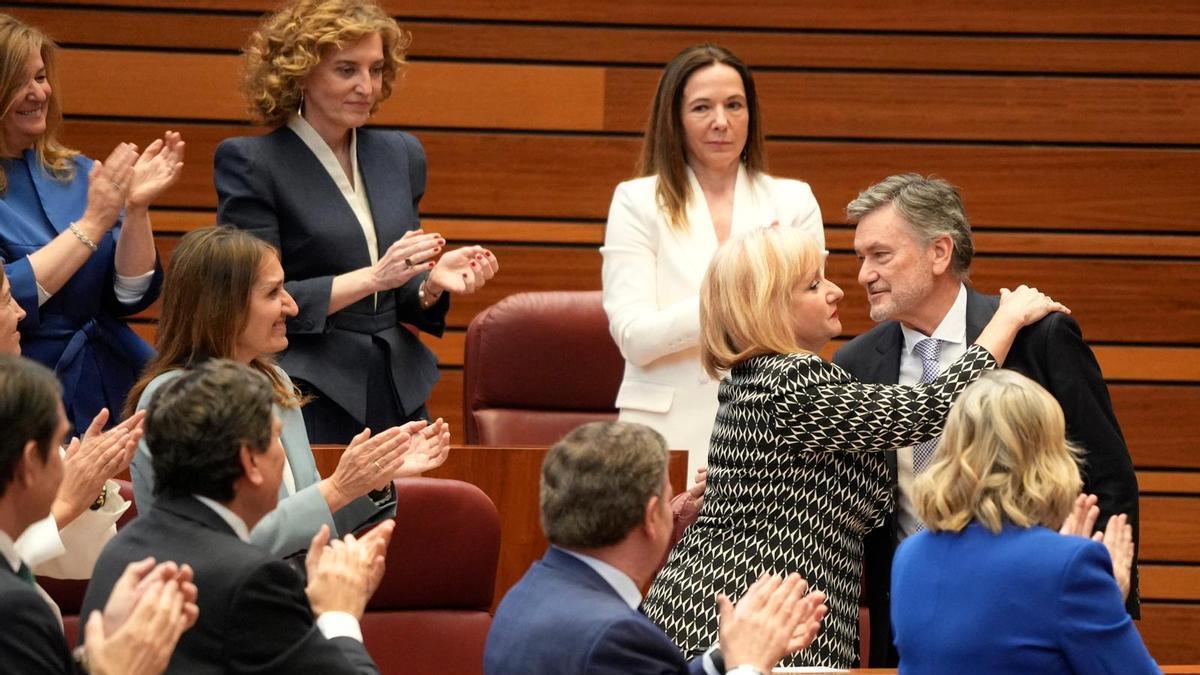 Así es proclamado Francisco Vázquez Francisco Vázquez presidente de la Mesa de las Cortes de Castilla y León