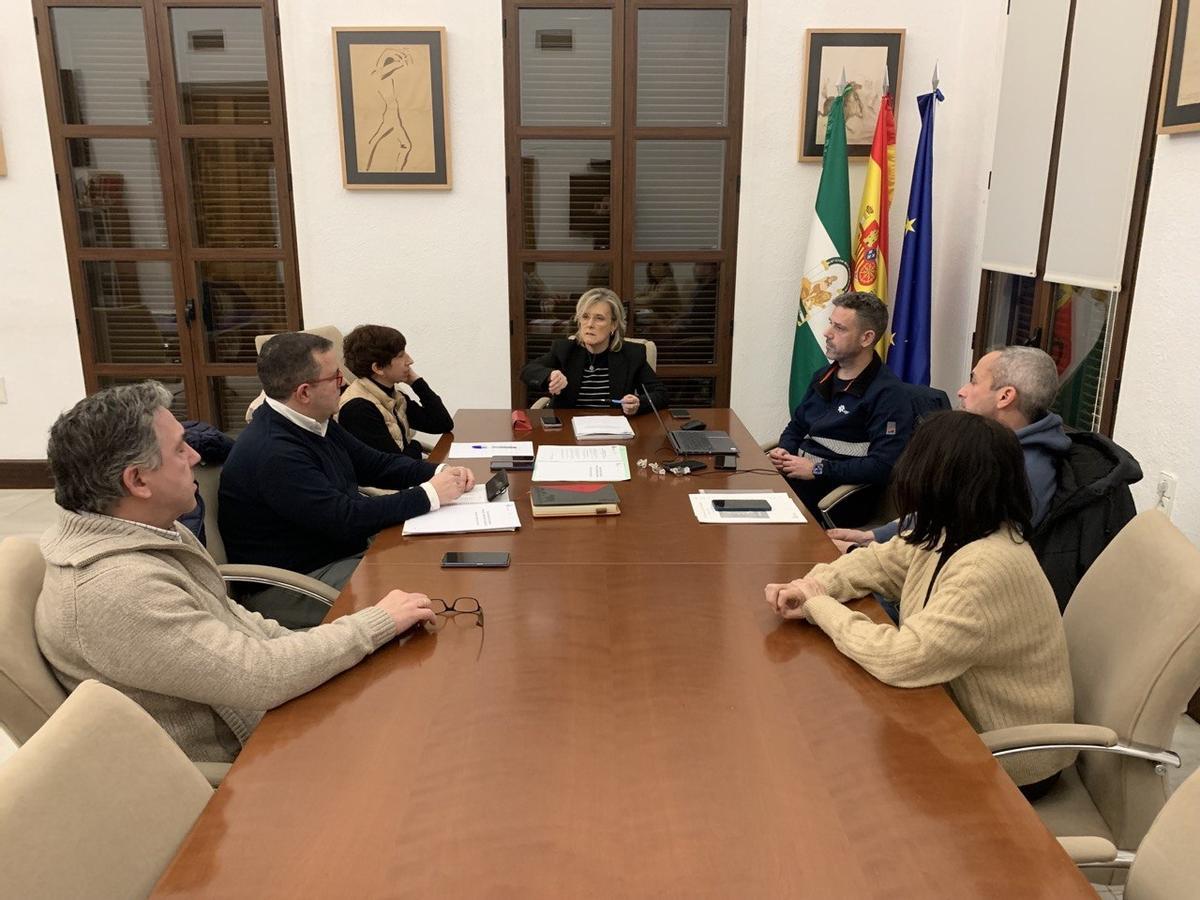 Reunión celebrada en el ayuntamiento de Puente Genil de cara al Plan Mananta 2026.