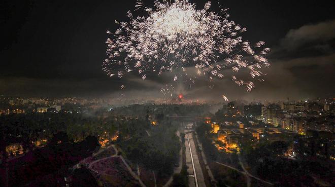 Elche vibra con una espectacular Nit de l'Albà