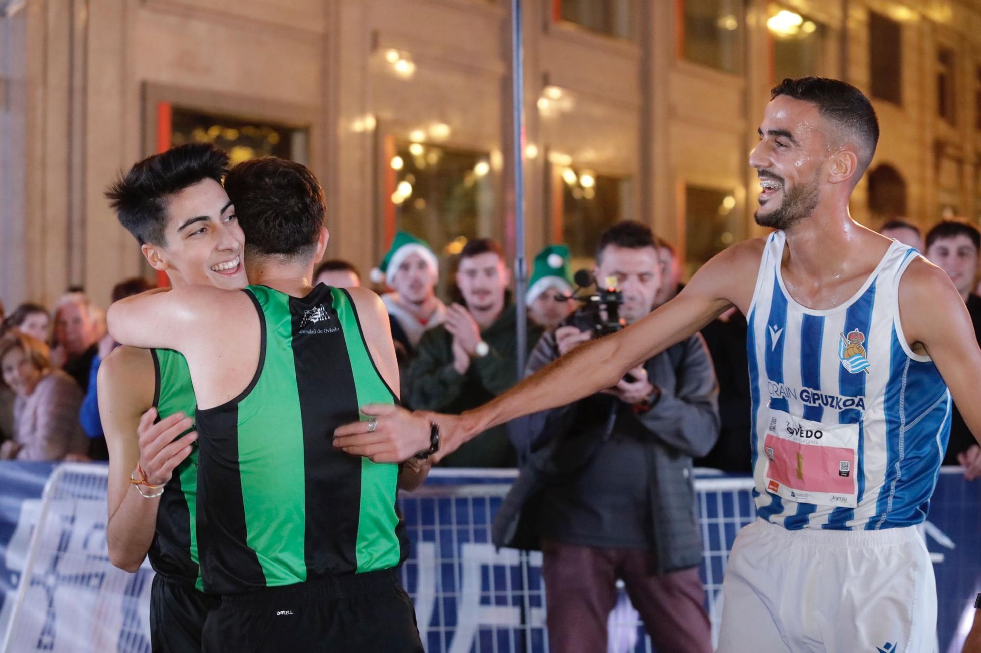 En imágenes: Jaime Bueno (Univerisad de Oviedo) y Mariam Benkert triunfan en la San Silvestre de Oviedo