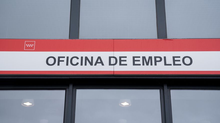 El paro en la eurozona se mantiene en el 6,2% en junio mientras España repite como el país con más desempleo de la UE