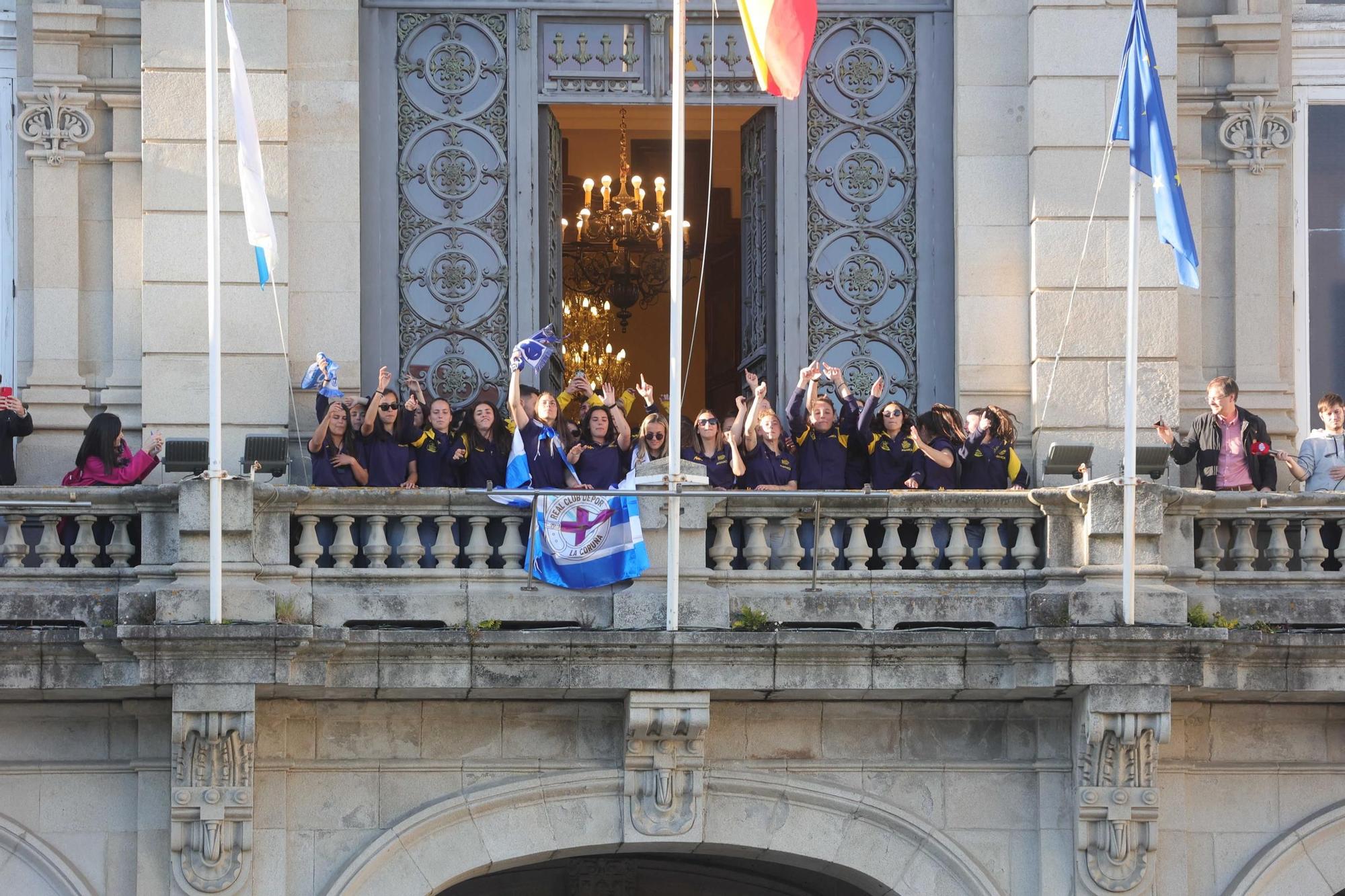 El Dépor Abanca celebra su ascenso en la plaza de María Pita