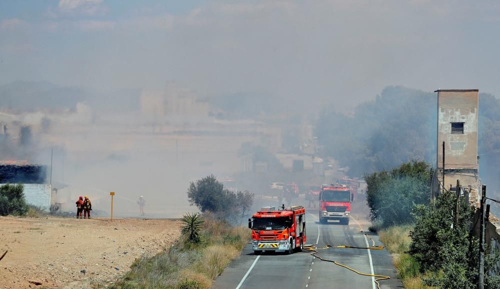 Incendio en un almacén de balas de cartón de Silla