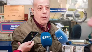 Un cuarto premio de la lotería de Navidad se pasea por el centro de Mérida y deja 80.000 euros