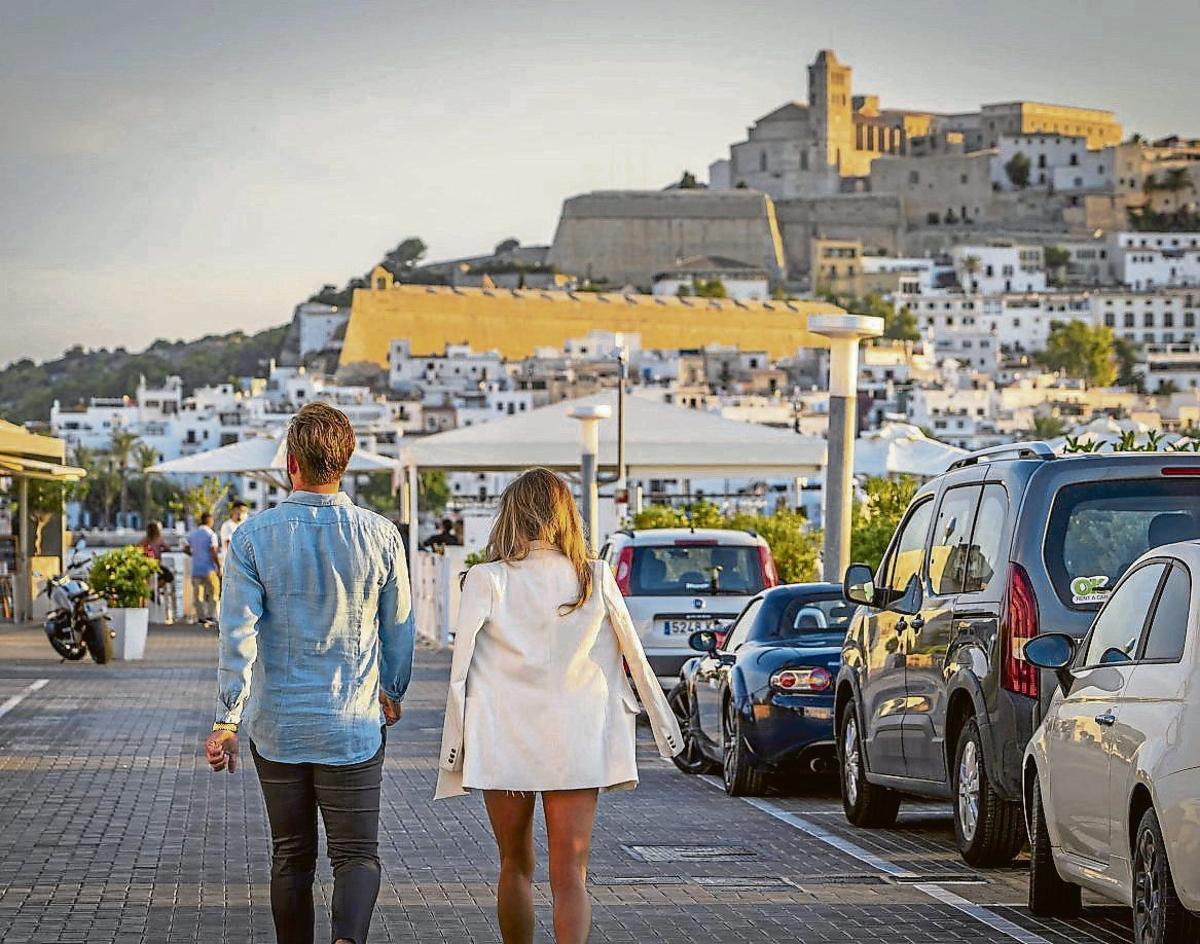 The restaurant is located in Marina Ibiza, right by the sea.