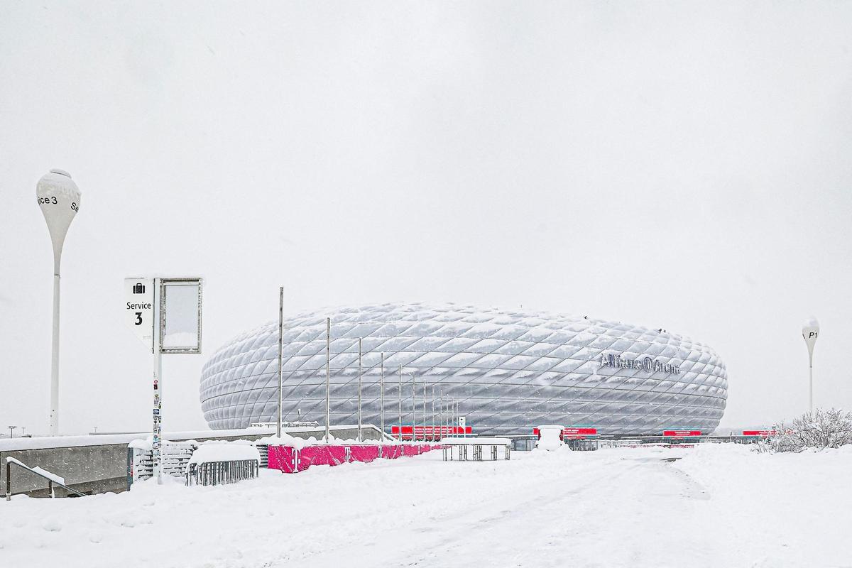El Allianz Arena, cubierto de nieve.
