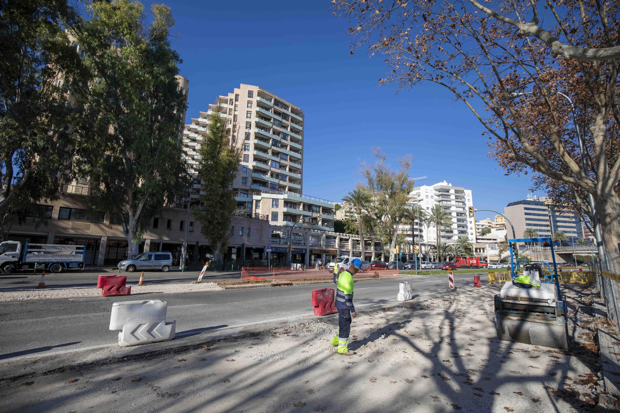 La presidenta del Govern, el alcalde de Palma y la APB visitan los avances de las obras del paseo Marítimo de Palma