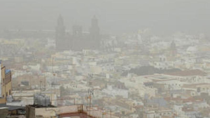 Las Palmas de Gran Canaria, un día de calima.