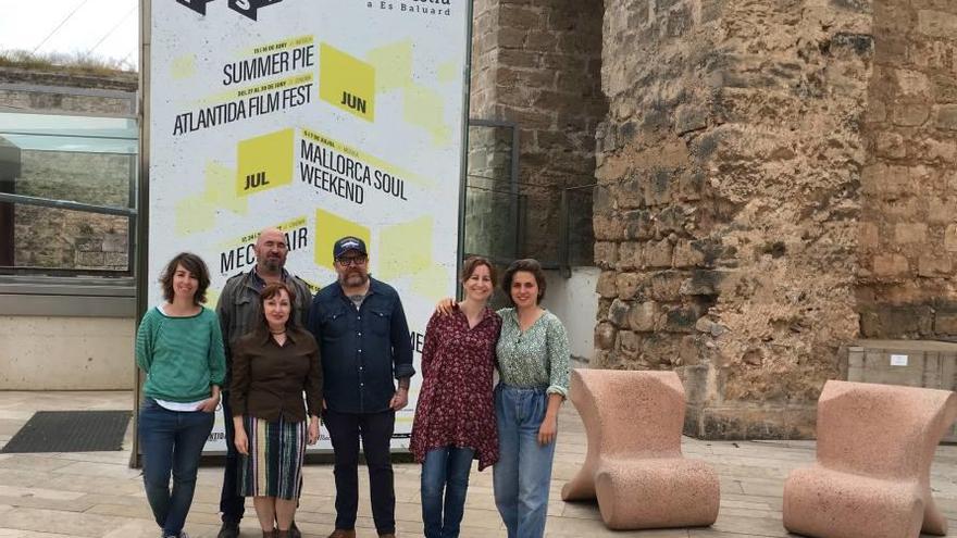 Organizadores y promotores de la iniciativa, ayer, en Es Baluard.