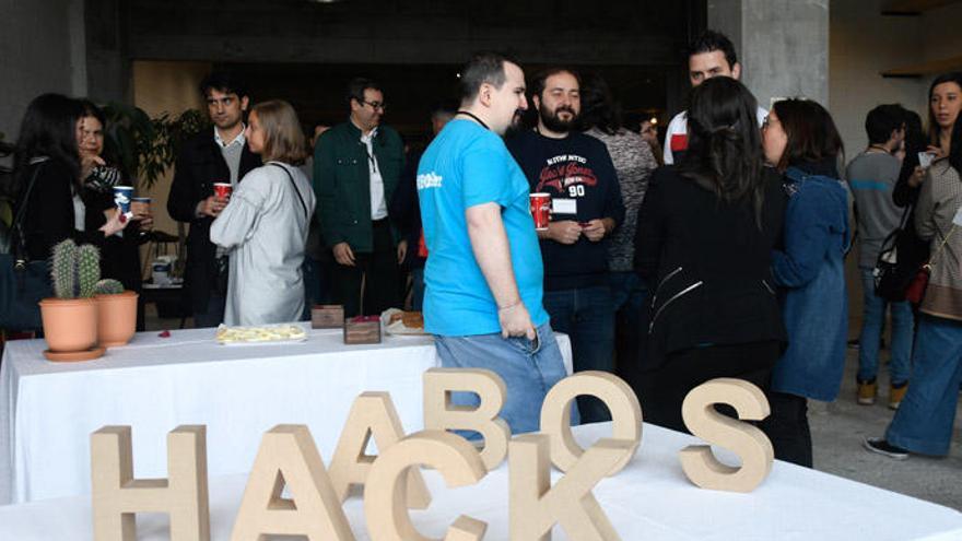 Participantes en el Hacking Day. // LOC