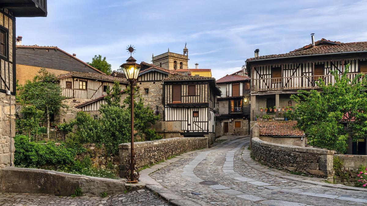Con una historia y una arquitectura muy singulares, es de los pueblos más bonitos de España