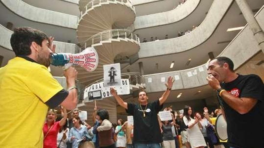 Uno de los momentos de la protesta de ayer. / 13fotos