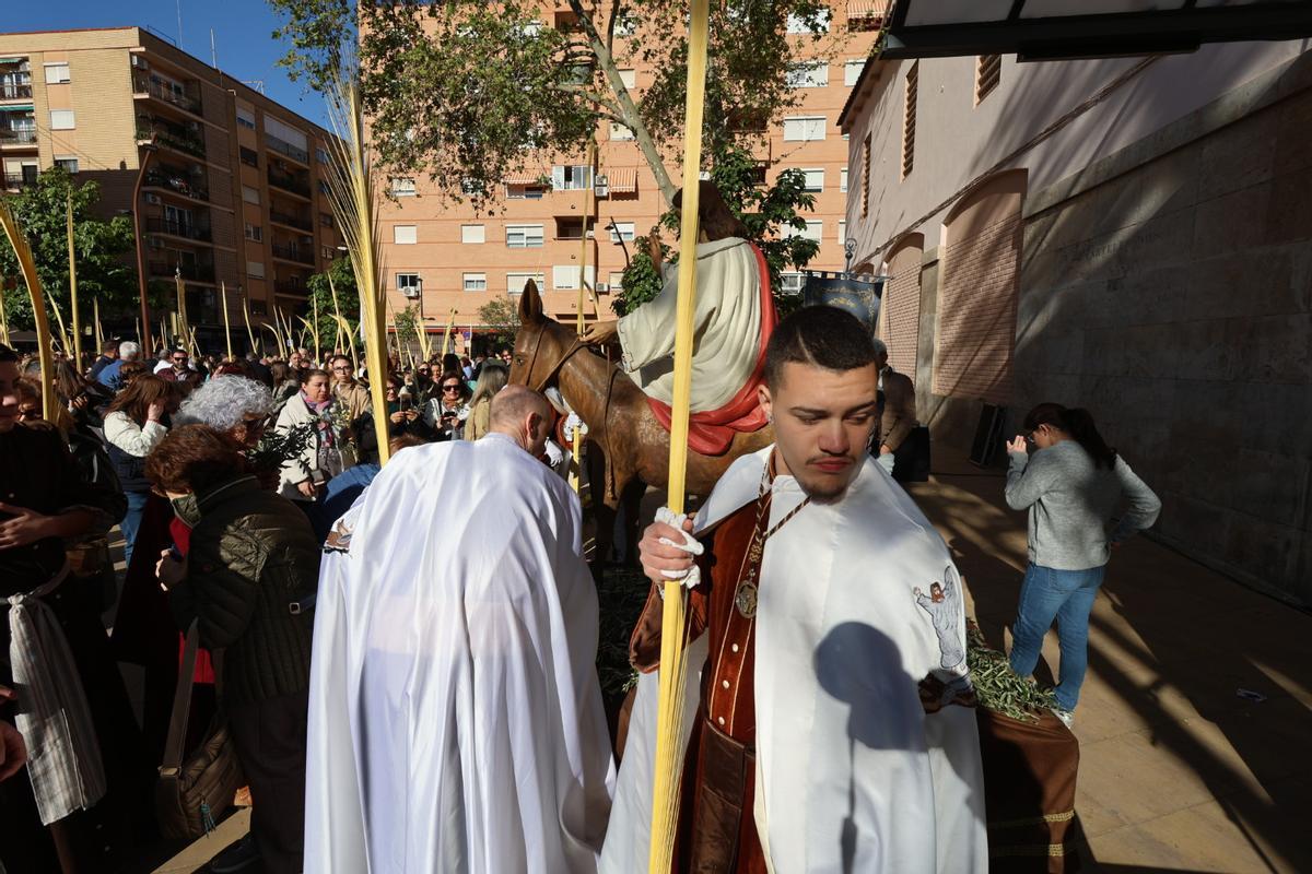 València da el pistoletazo de salida a los días grandes de la Semana Santa con la procesión del Domingo de Ramos