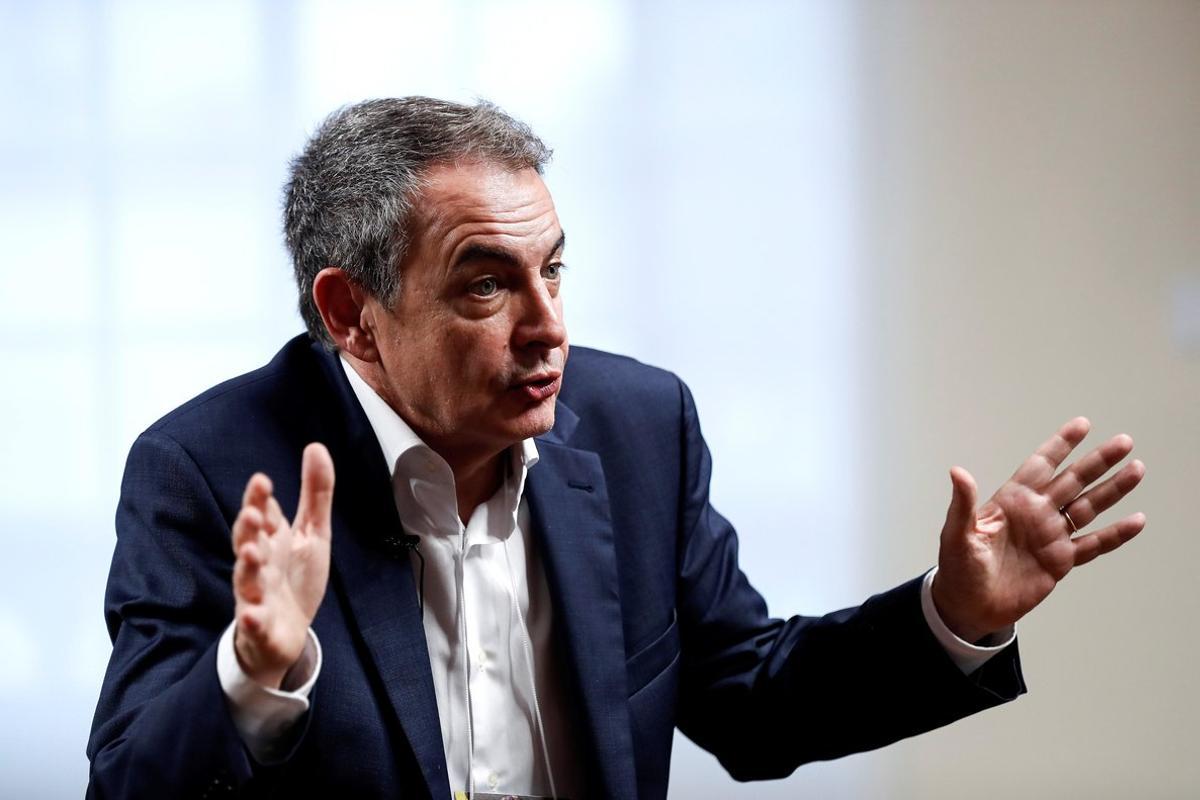 GRAF5298. SAO PAULO, 23/11/2019.- Nos va a llevar años, espero que no muchos, recuperar lo perdido en la última década en Cataluña, que ha sido muy mala, sostuvo en una entrevista con Efe el expresidente del Gobierno español José Luis Rodríguez Zapatero. Zapatero, presidente del Ejecutivo entre 2004 y 2011, habló con Efe al margen del congreso del Partido de Trabajadores (PT) del expresidente brasileño Luiz Inácio Lula da Silva, celebrado este fin de semana en la Casa de Portugal de Sao Paulo. En la entrevista, el antiguo líder socialista español abordó la crisis catalana y las negociaciones para la investidura del también socialista Pedro Sánchez, quien busca la abstención de la formación independentista catalana Esquerra Republicana de Catalunya (ERC) para poder gobernar en España.- EFE/Sebastião Moreira GRAF5298. SAO PAULO, 23/11/2019.- Nos va a llevar años, espero que no muchos, recuperar lo perdido en la última década en Cataluña, que ha sido muy mala, sostuvo en una entrevista con Efe el expresidente del Gobierno español José Luis Rodríguez Zapatero. Zapatero, presidente del Ejecutivo entre 2004 y 2011, habló con Efe al margen del congreso del Partido de Trabajadores (PT) del expresidente brasileño Luiz Inácio Lula da Silva, celebrado este fin de semana en la Casa de Portugal de Sao Paulo. En la entrevista, el antiguo líder socialista español abordó la crisis catalana y las negociaciones para la investidura del también socialista Pedro Sánchez, quien busca la abstención de la formación independentista catalana Esquerra Republicana de Catalunya (ERC) para poder gobernar en España.- EFE/Sebastião Moreira